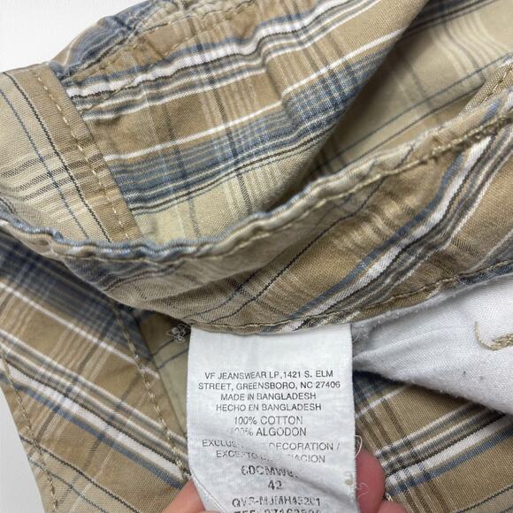 Men's Wrangler Cargo Shorts 9" Tan‎ Plaid Size 42 - Picture 3 of 4